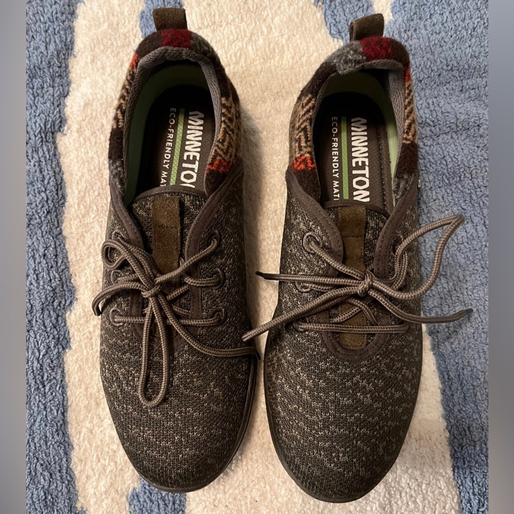 Minnetonka Women's Eco Anew sneakers size 7.5